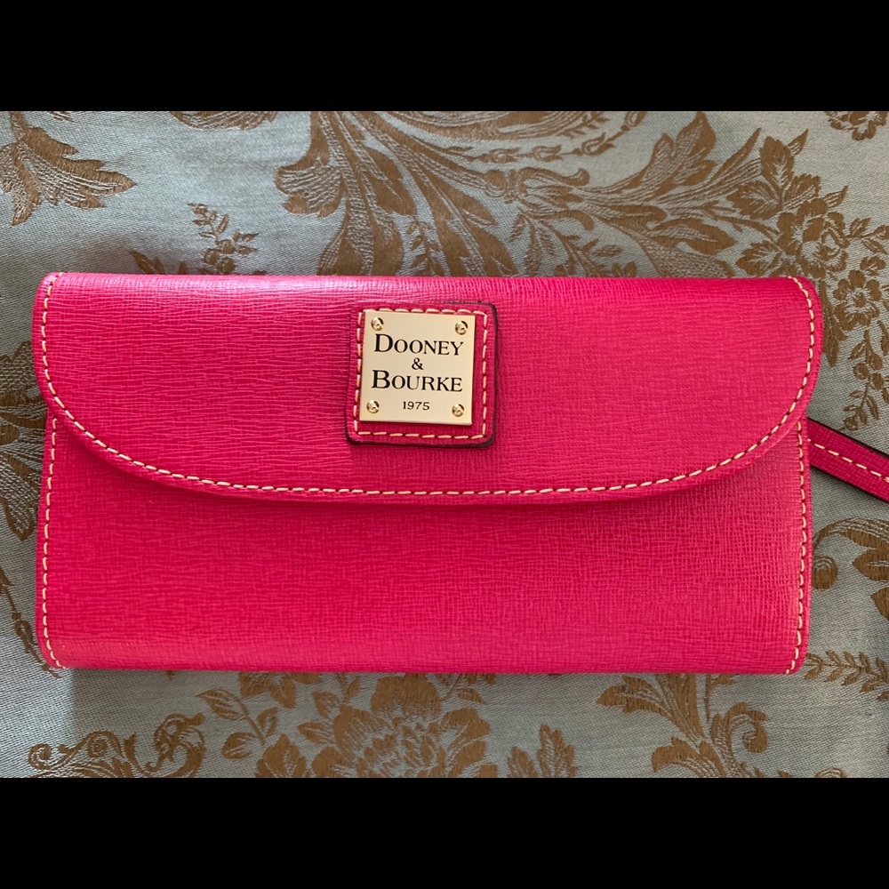 Dooney & Bourke wallet